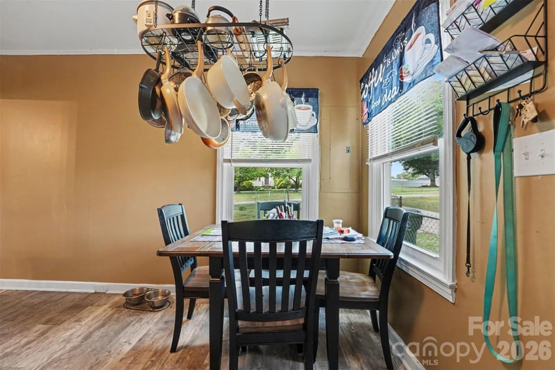 109 S Pine St, Lowell, NC 28098