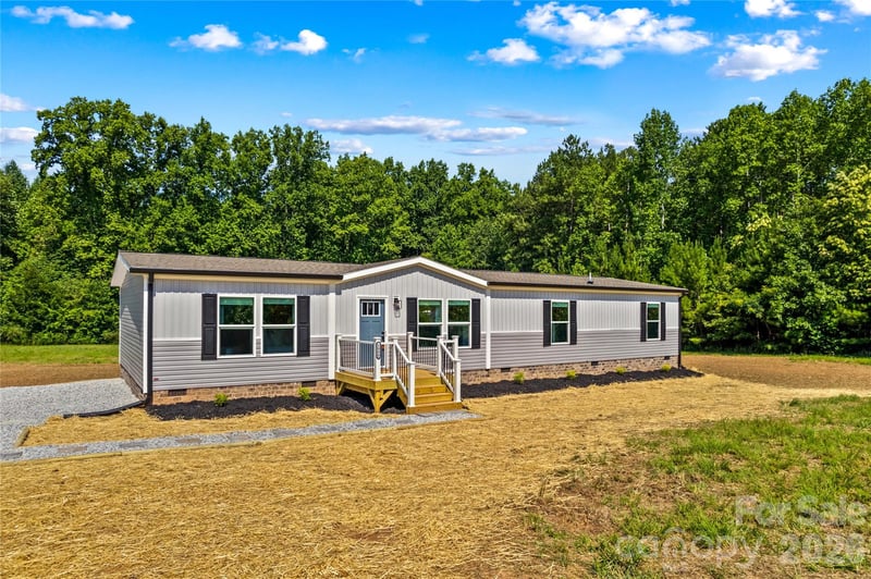 1080 E Memorial Hw, Harmony, NC 28634