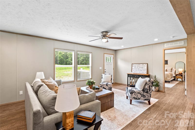 1080 E Memorial Hw, Harmony, NC 28634