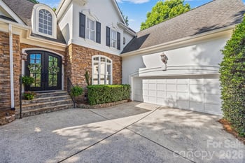 9331 Whispering Wind Dr, Charlotte, NC 28277