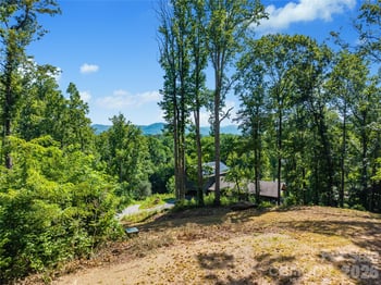 51 Wind Stone Dr, Asheville, NC 28804