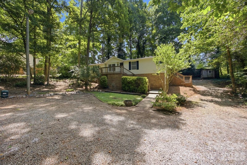 6490 Timberbrook Trl, Stanley, NC 28164