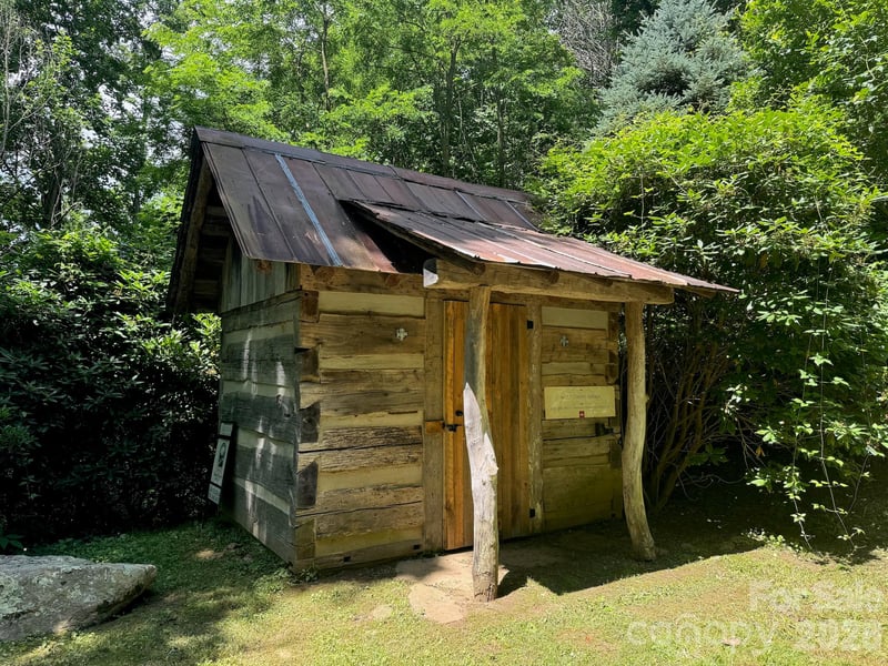 35 Flying Hawk Way, Clyde, NC 28721
