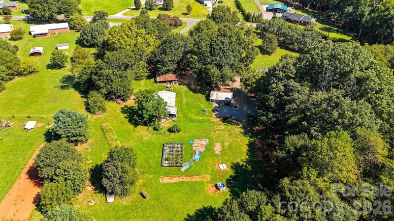 1261 Davis Rd, Lincolnton, NC 28092