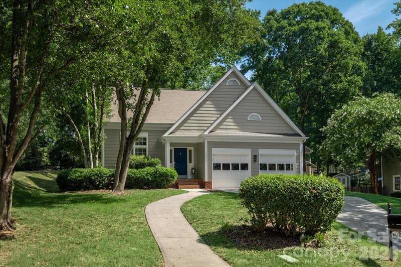 9801 Deer Spring Ln, Charlotte, NC 28210