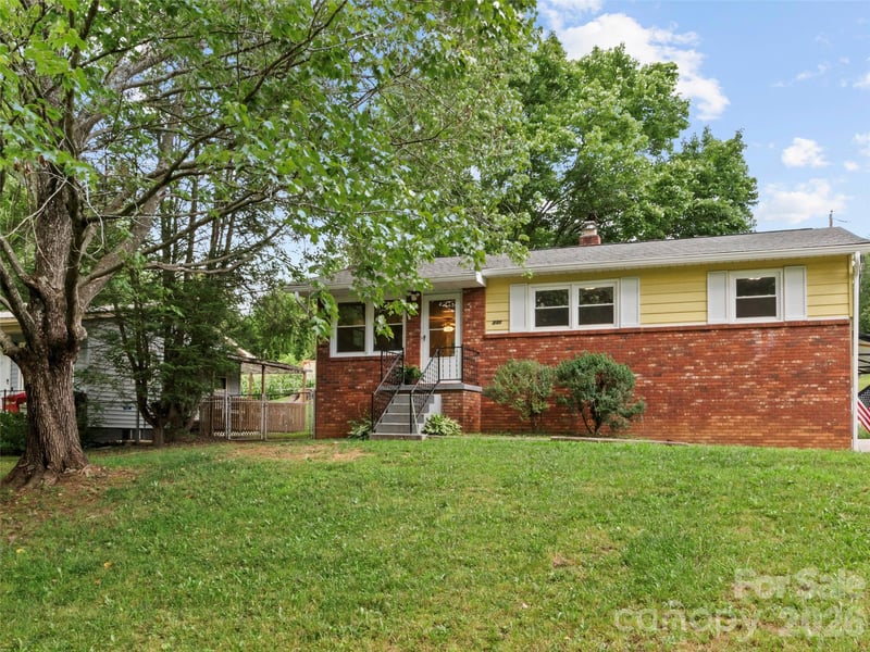 230 School Rd, Asheville, NC 28803