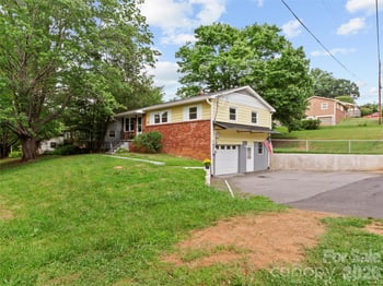 230 School Rd, Asheville, NC 28803