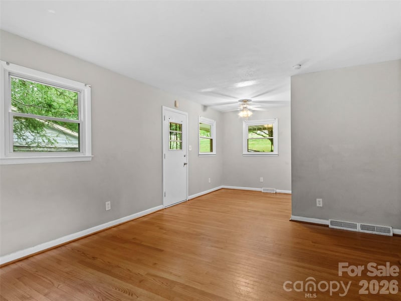230 School Rd, Asheville, NC 28803