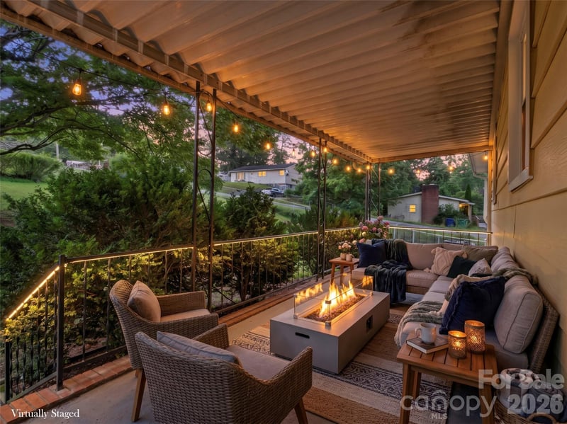 230 School Rd E, Asheville, NC 28803