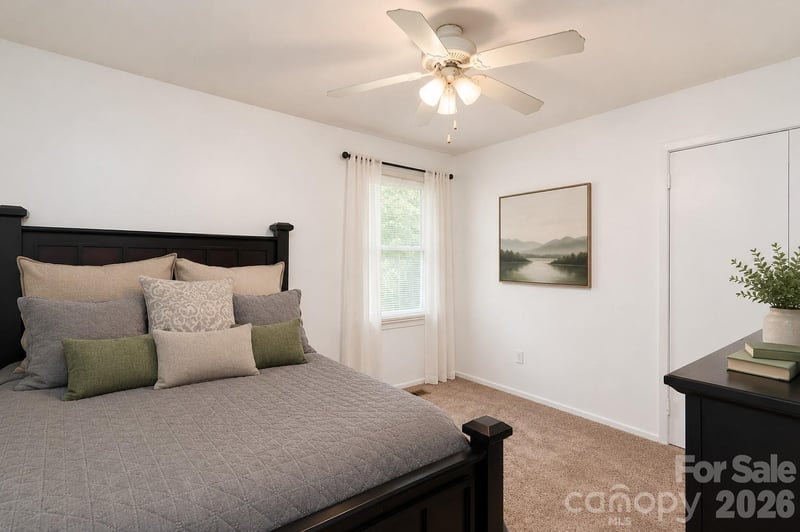 755 Edgerton Dr, Charlotte, NC 28213