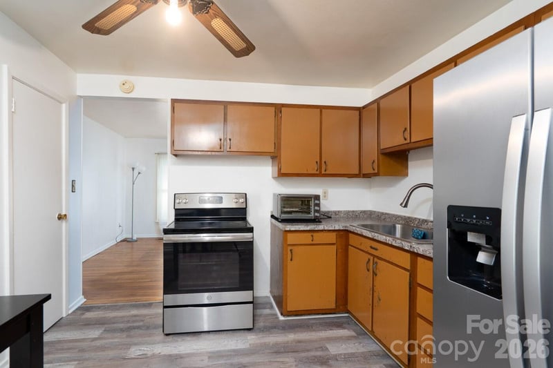 755 Edgerton Dr, Charlotte, NC 28213