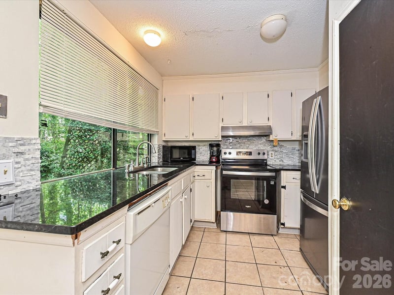 8401 Barncliff Rd, Charlotte, NC 28227