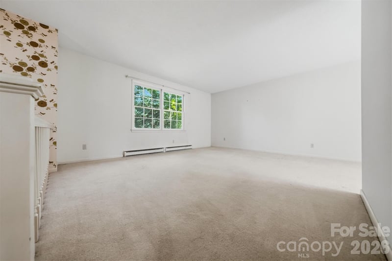 1650 12th Street Dr, Hickory, NC 28601