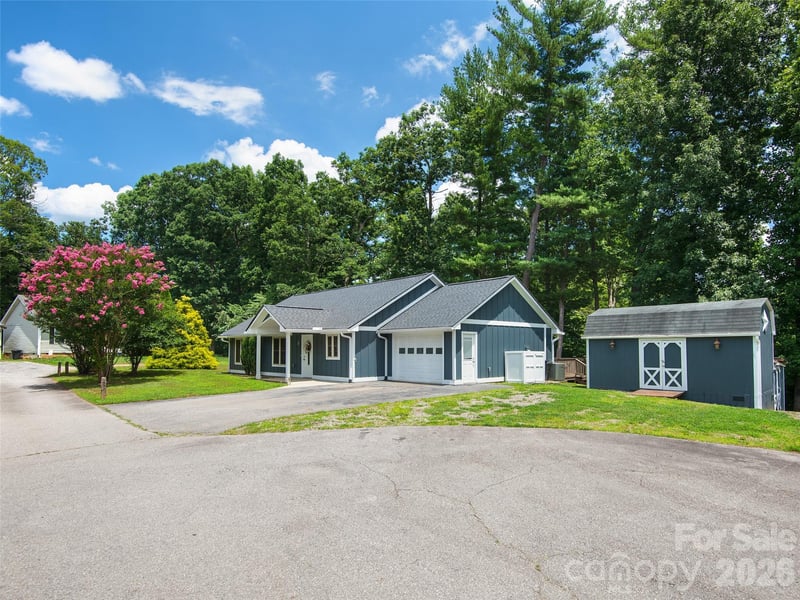 7 Mcgee Ridge Rd, Fairview, NC 28730