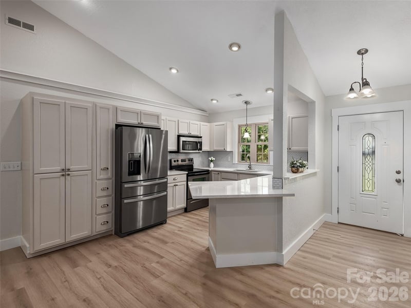 7 Mcgee Ridge Rd, Fairview, NC 28730