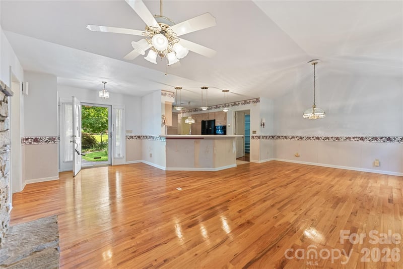 8 Keasler Rd, Asheville, NC 28805
