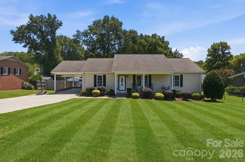 107 Wendover Dr, Lincolnton, NC 28092