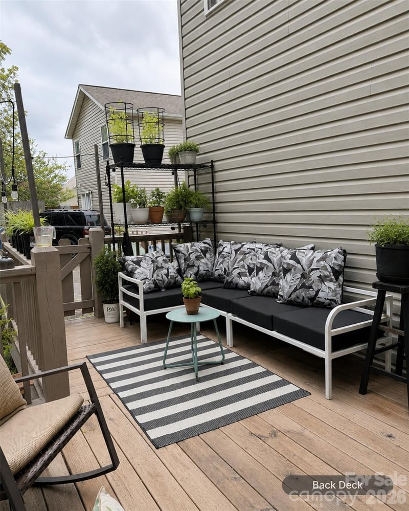 18 Old West Chapel Rd, Asheville, NC 28803