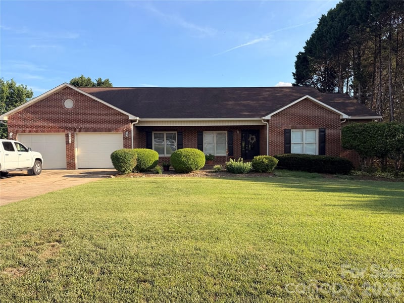 3726 - 3736 Steve Ikerd Dr, Hickory, NC 28601
