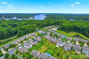 11141 Crane Creek Dr, Charlotte, NC 28278
