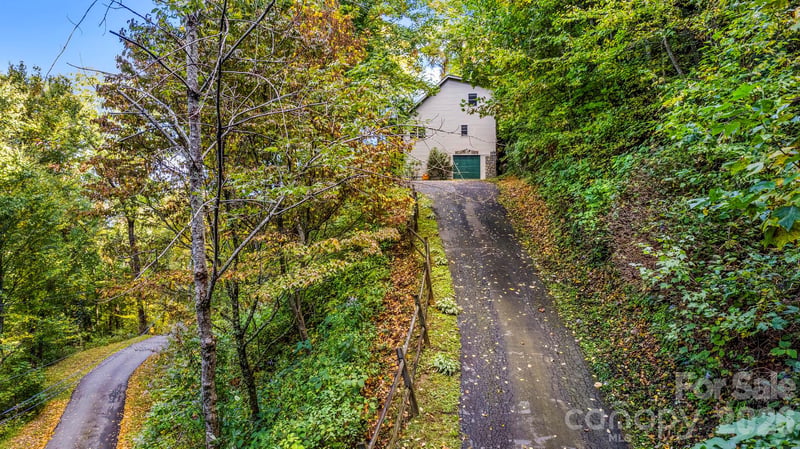 160 Bridle Dr, Maggie Valley, NC 28751