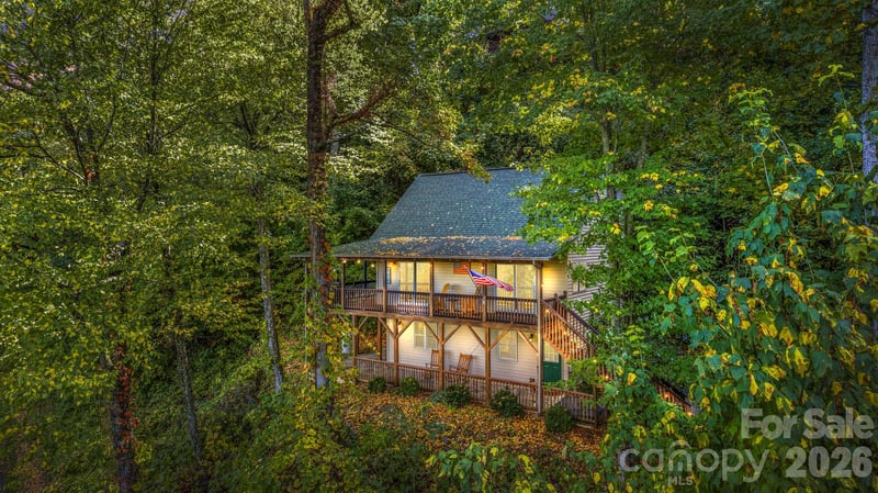 160 Bridle Dr, Maggie Valley, NC 28751
