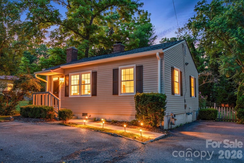 839 Kanuga Rd, Hendersonville, NC 28739