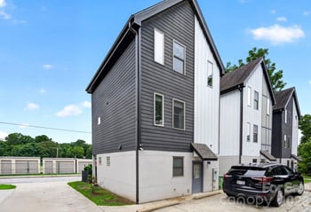 66 Burton St, Asheville, NC 28806