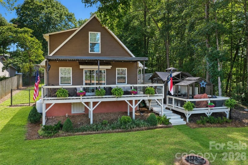6208 Vandresser Point, Hickory, NC 28601