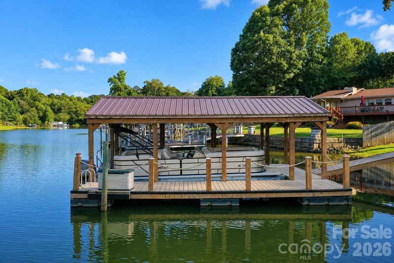 6208 Vandresser Point, Hickory, NC 28601