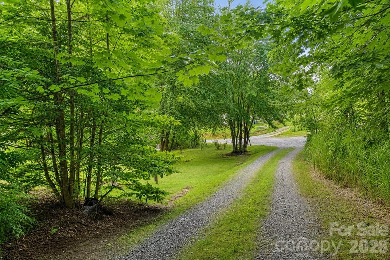 192 Lady Bug Ln, Penrose, NC 28766