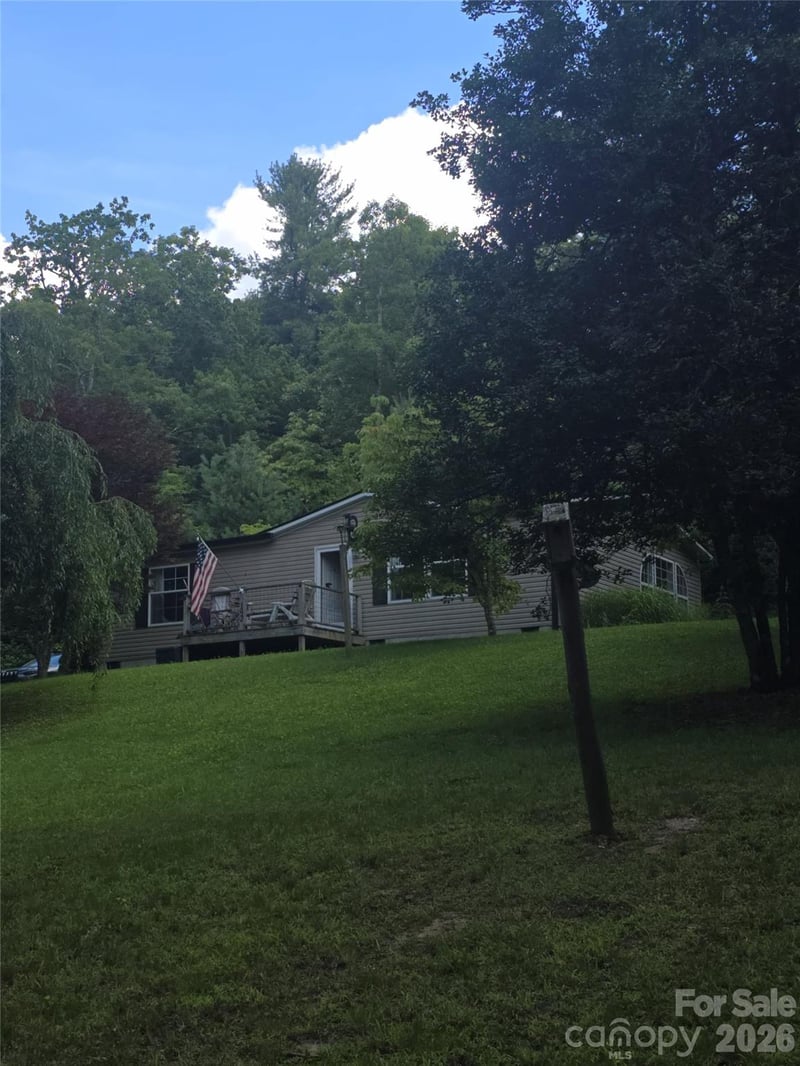 192 Lady Bug Ln, Penrose, NC 28766