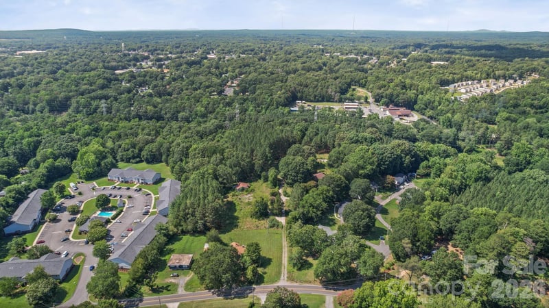 606 Robinson Clemmer Rd, Dallas, NC 28034