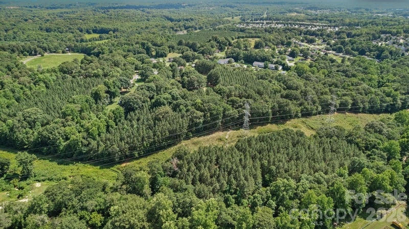 606 Robinson Clemmer Rd, Dallas, NC 28034