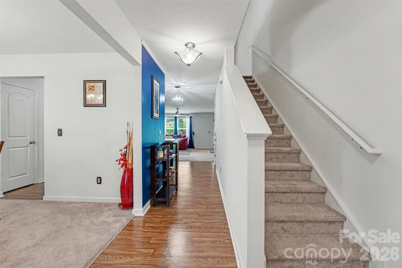 204 Hidden Lakes Rd, Statesville, NC 28677