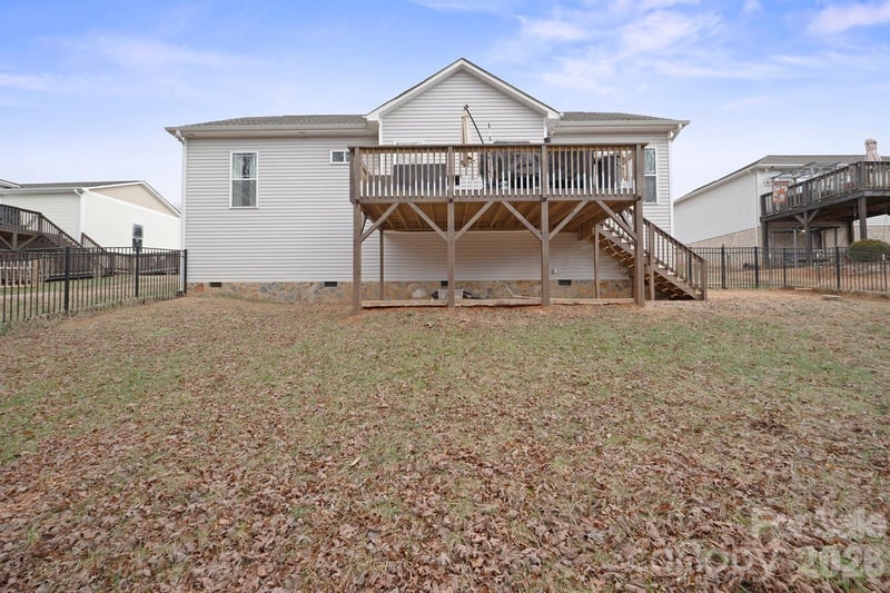 1544 Farmington Hills Dr, Conover, NC 28613
