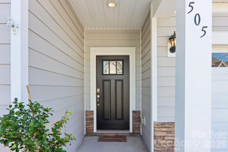505 Fox Cove Rd, Hendersonville, NC 28792