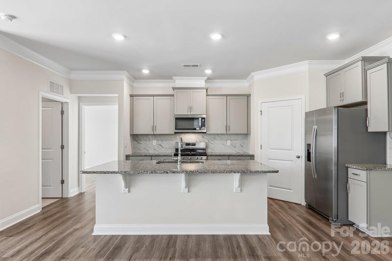 505 Fox Cove Rd, Hendersonville, NC 28792