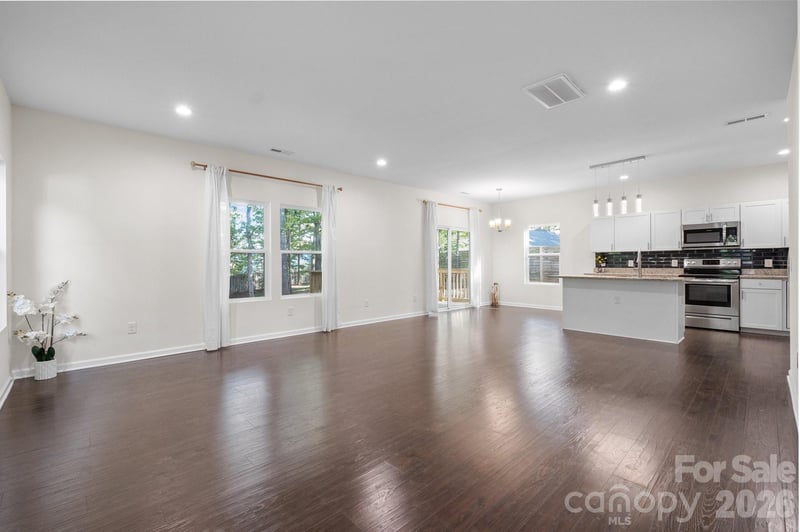 2415 Kimway Dr, Matthews, NC 28105