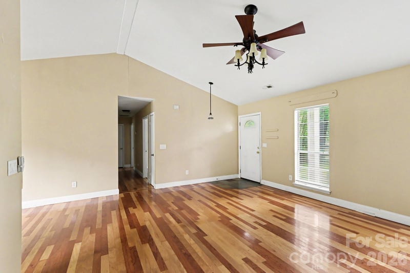 8804 Royal Scot Ln, Charlotte, NC 28227