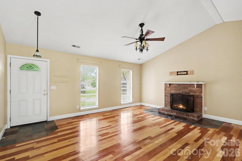 8804 Royal Scot Ln, Charlotte, NC 28227