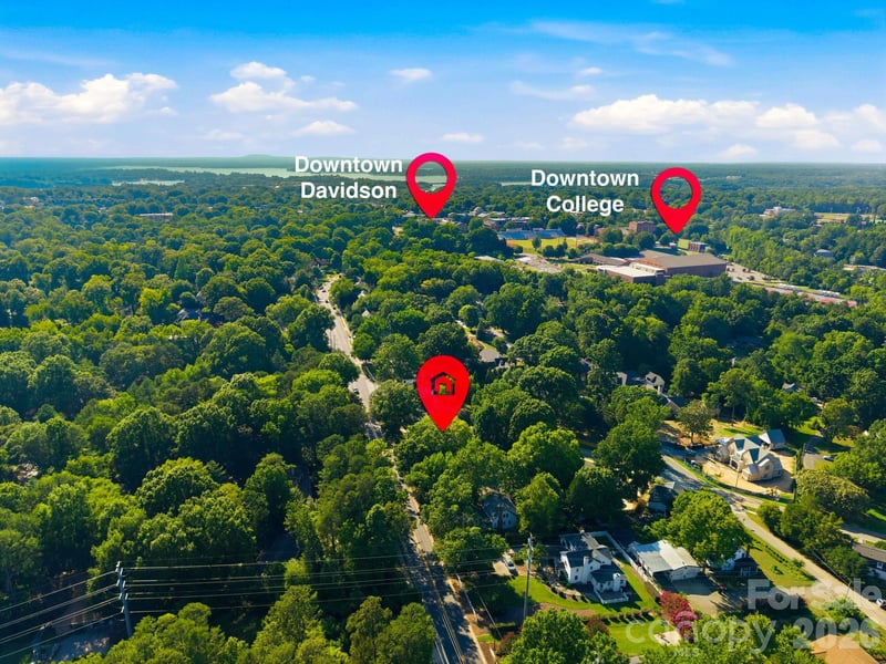711 Concord Rd, Davidson, NC 28036