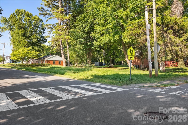 1301 Hateras Ave, Charlotte, NC 28216