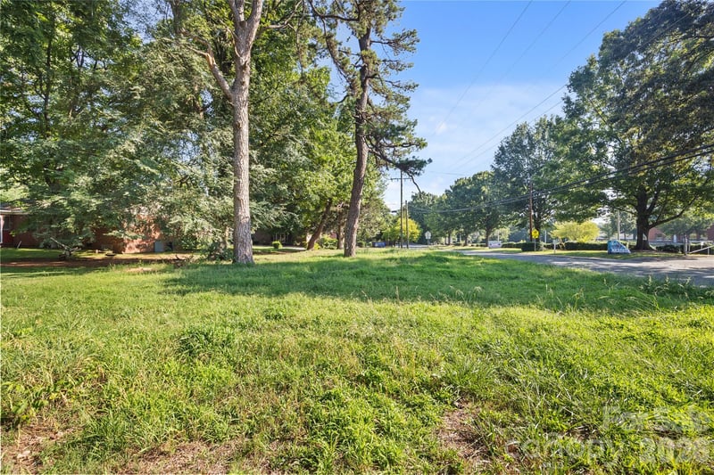 1301 Hateras Ave, Charlotte, NC 28216