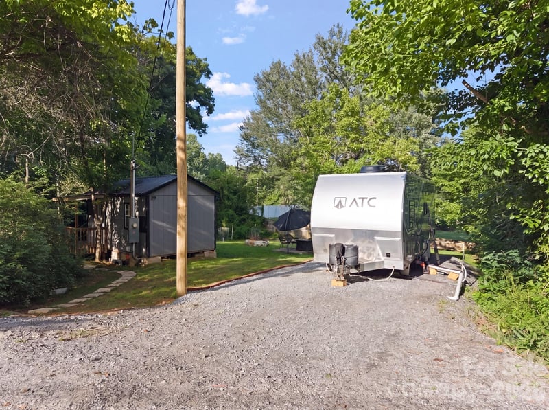 29 Logan Ln, Fletcher, NC 28732
