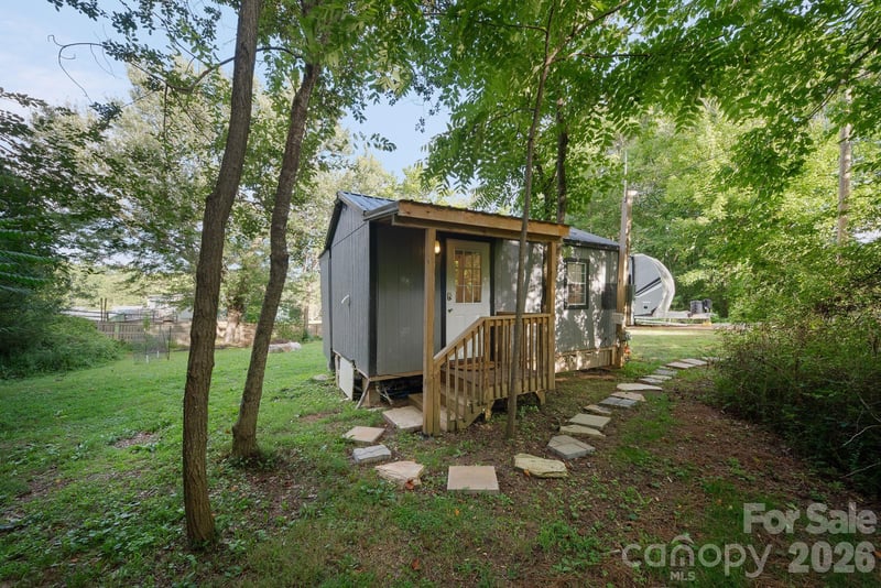 29 Logan Ln, Fletcher, NC 28732