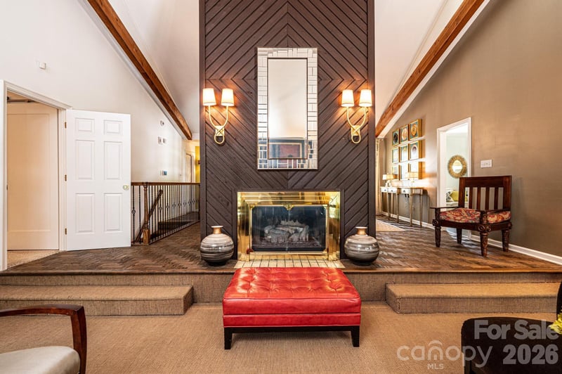 2028 10th Street Blvd, Hickory, NC 28601