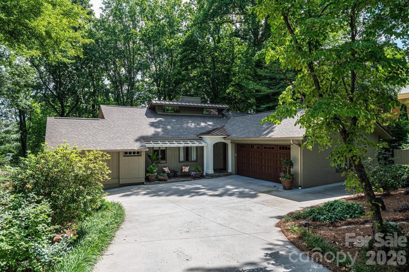 2028 10th Street Blvd, Hickory, NC 28601