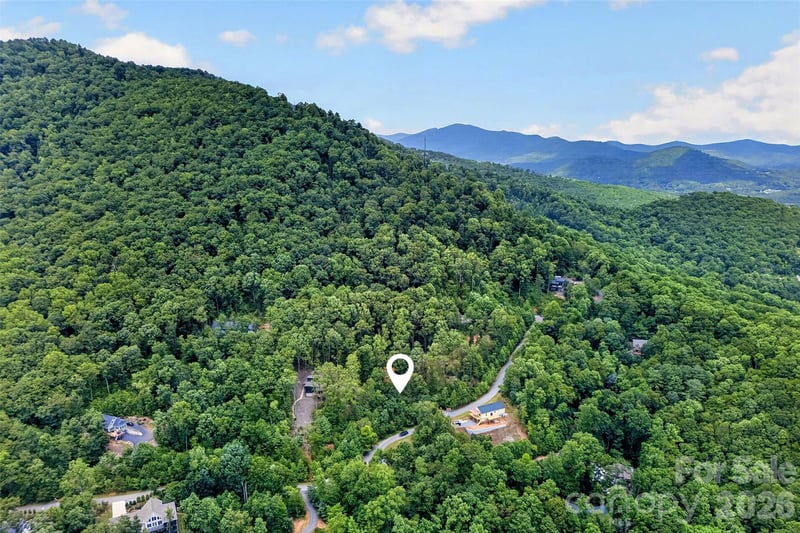 16 Nellie Bell Ln, Swannanoa, NC 28778