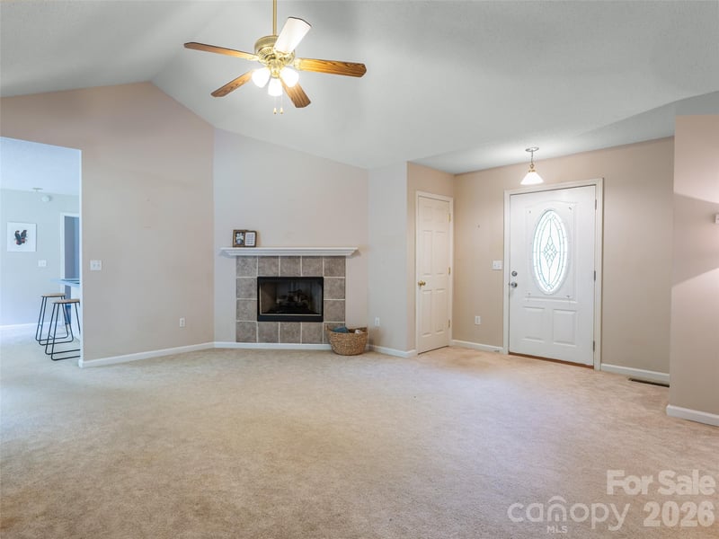 69 Mountain Ridge Ln, Fletcher, NC 28732